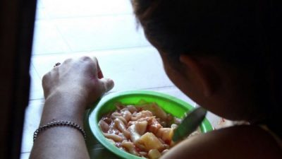 Por la crisis, más gente pide ayuda en los comedores neuquinos
