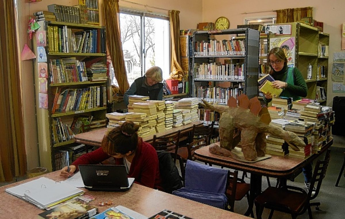 El municipio de Bahía Blanca adelantó subsidios a las 19 bibliotecas populares