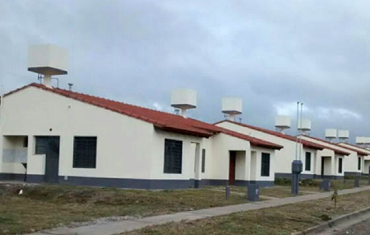El Gobierno entregará mañana 200 viviendas en El Huayco