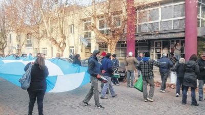 Los municipales de Suárez exigieron respuestas a Palacio