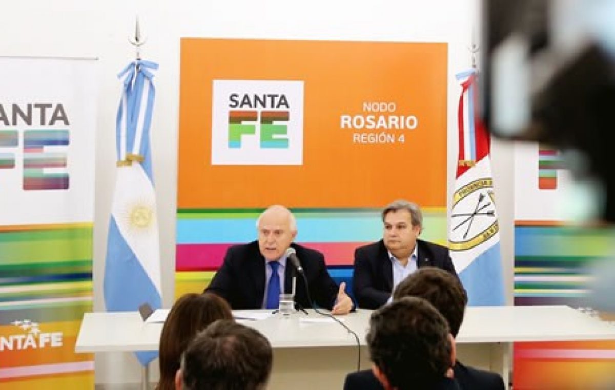 El Gobernador de Santa Fe entrega aportes de obras menores