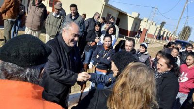 El Gobernador entregó casas en Santo Tomé y anunció la construcción de otras 200