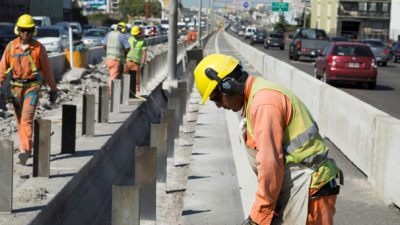 Más deuda y anuncios de obras por decreto