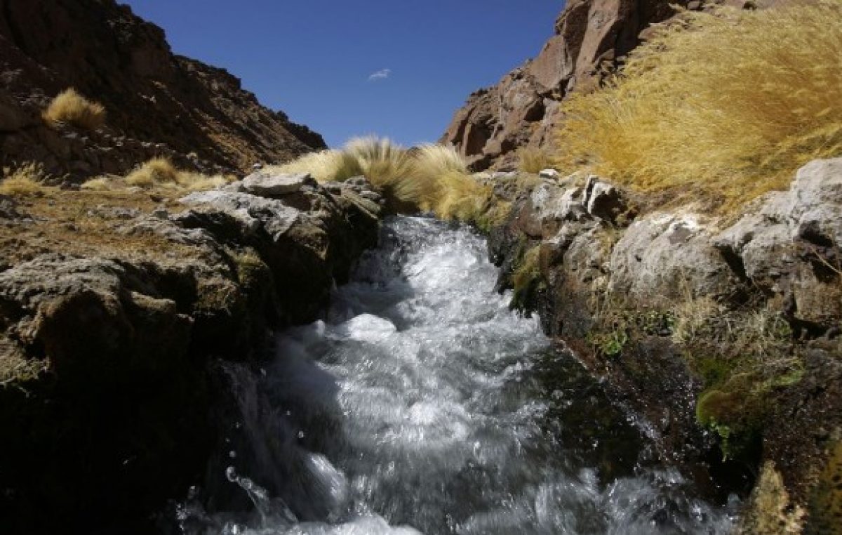 Chile demanda a Bolivia en La Haya por las aguas de un río