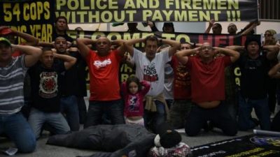 «Bienvenidos al infierno»: policías de Rio reciben a turistas con protestas