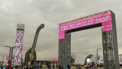 Con Urtubey y sin público, Macri inauguró Tecnópolis y prometió que girará por las provincias
