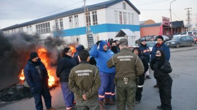 Río Gallegos: Piquete de municipales en la autovía 17 de Octubre