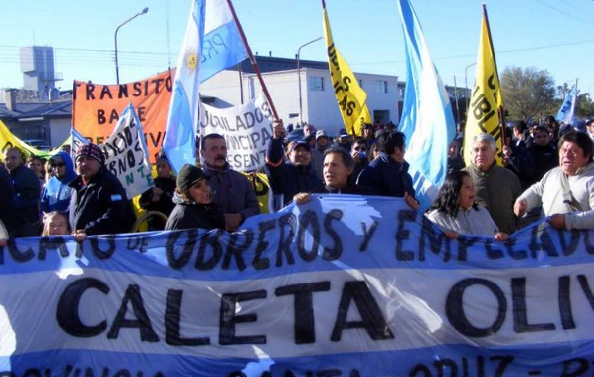 Municipales de Caleta Olivia volverían al paro