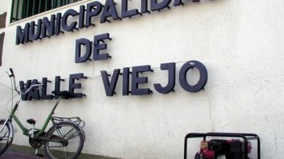 Tildan de «ilógica» la cantidad de funcionarios en Valle Viejo