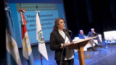 La intendenta acelera en su objetivo de que Rosario logre ser una ciudad autónoma