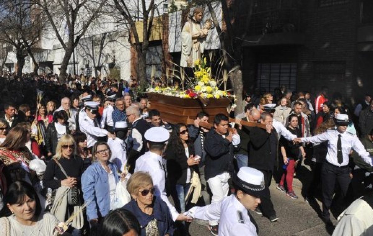 El fantasma del desempleo sobrevoló la festividad del Patrono del Trabajo en Rosario