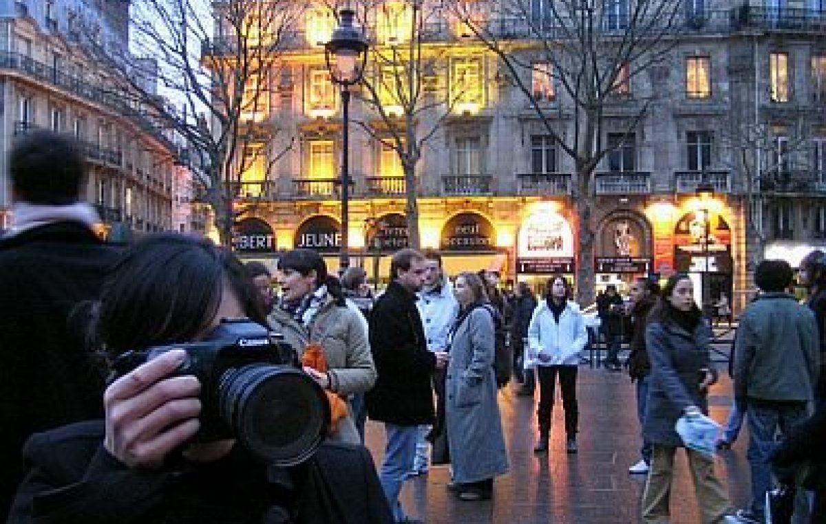 Francia pierde el 10 por ciento del turismo por los atentados