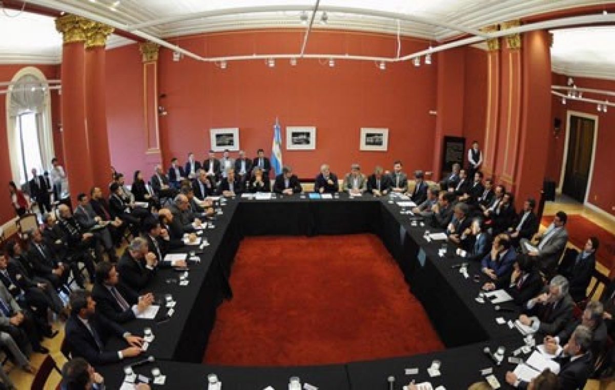 Cumbre de gobernadores: Hubo acuerdo con otras provincias pero Santa Fe no firmó