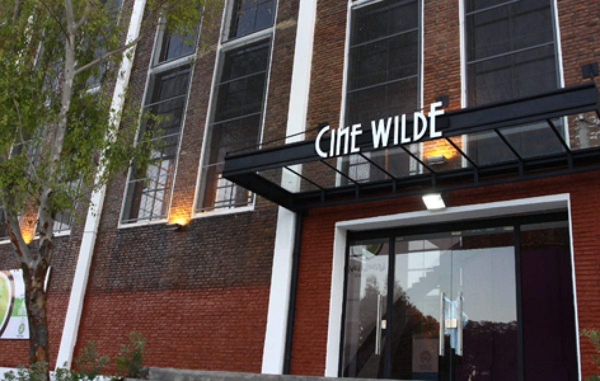 El Ejecutivo anunció la municipalización del Cine Wilde