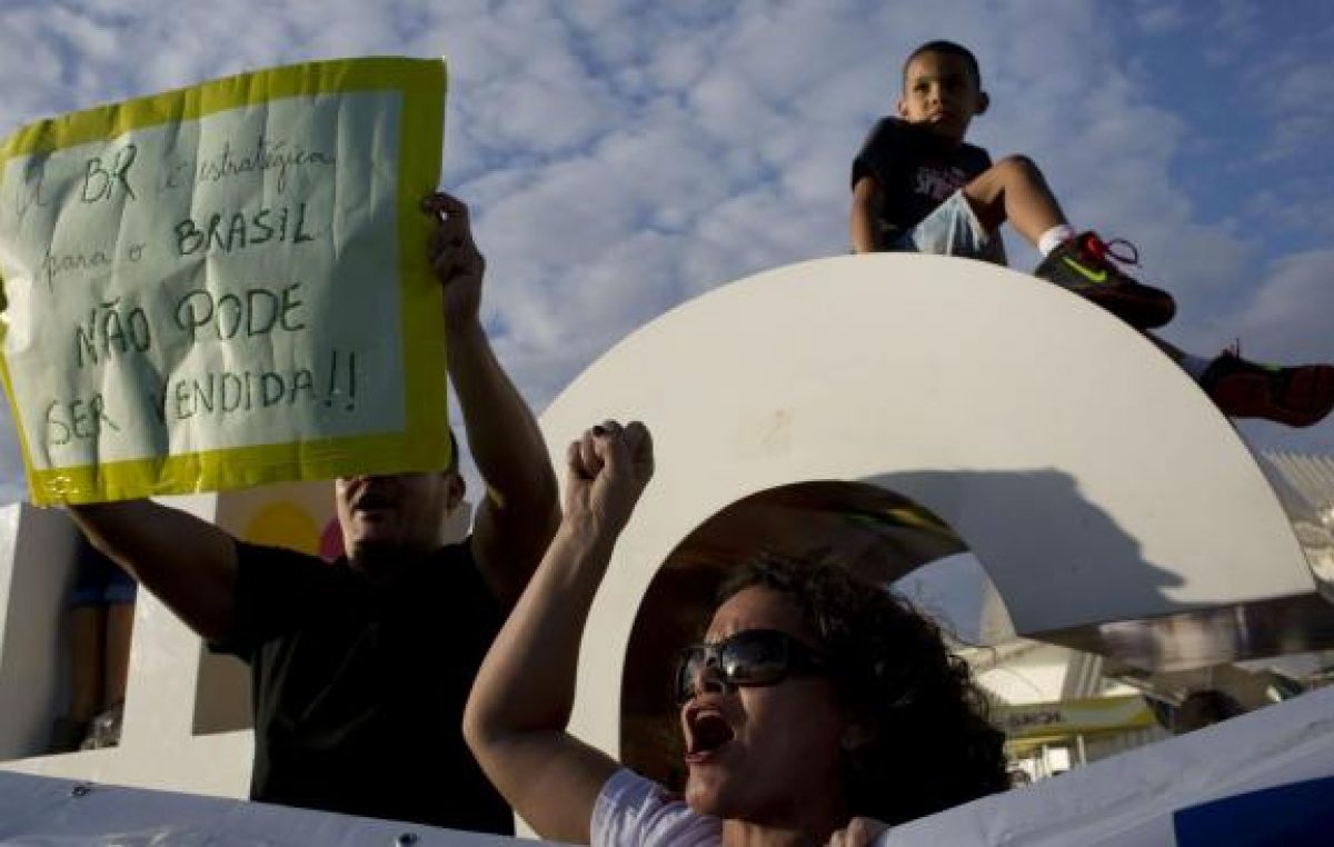 Dividido, Brasil volvió a protestar en las calles