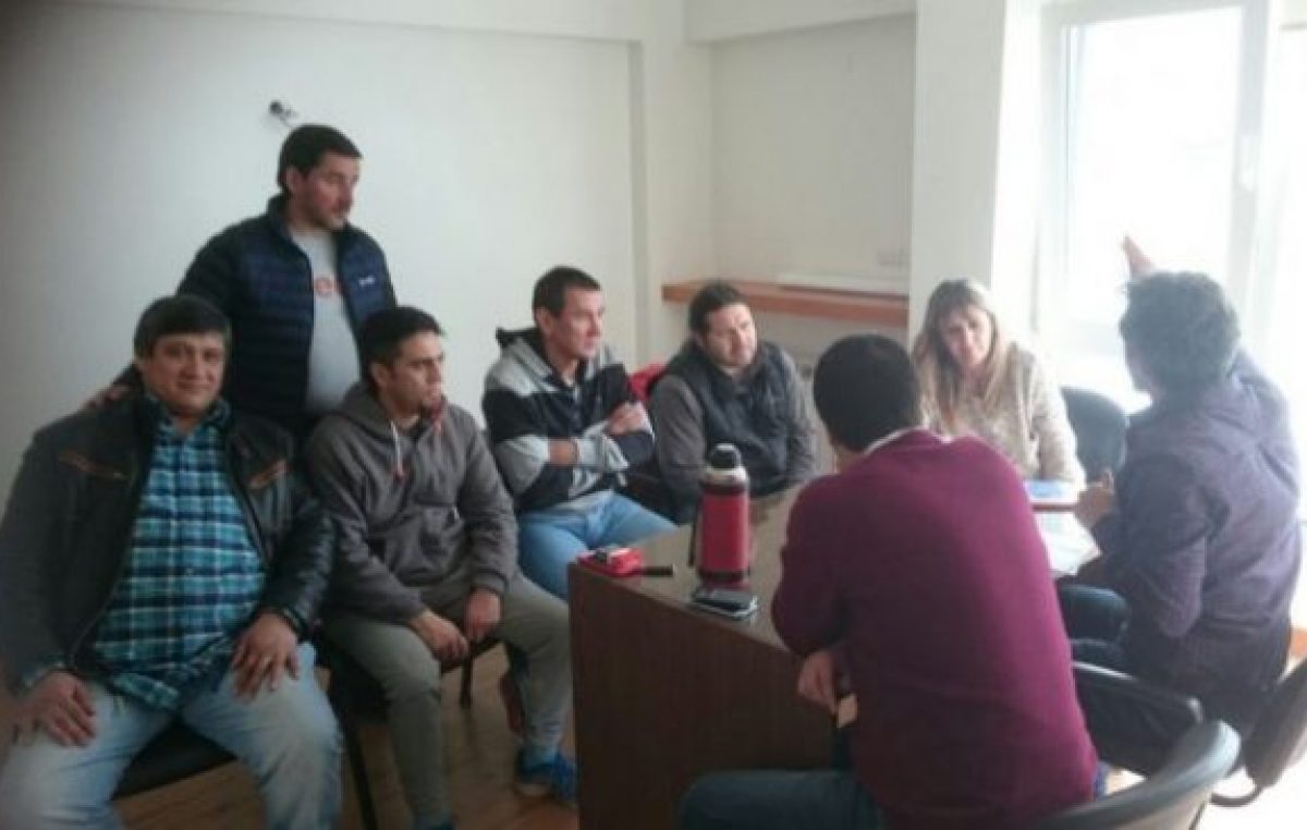 Los gremios municipales de Ushuaia se reunieron con los concejales