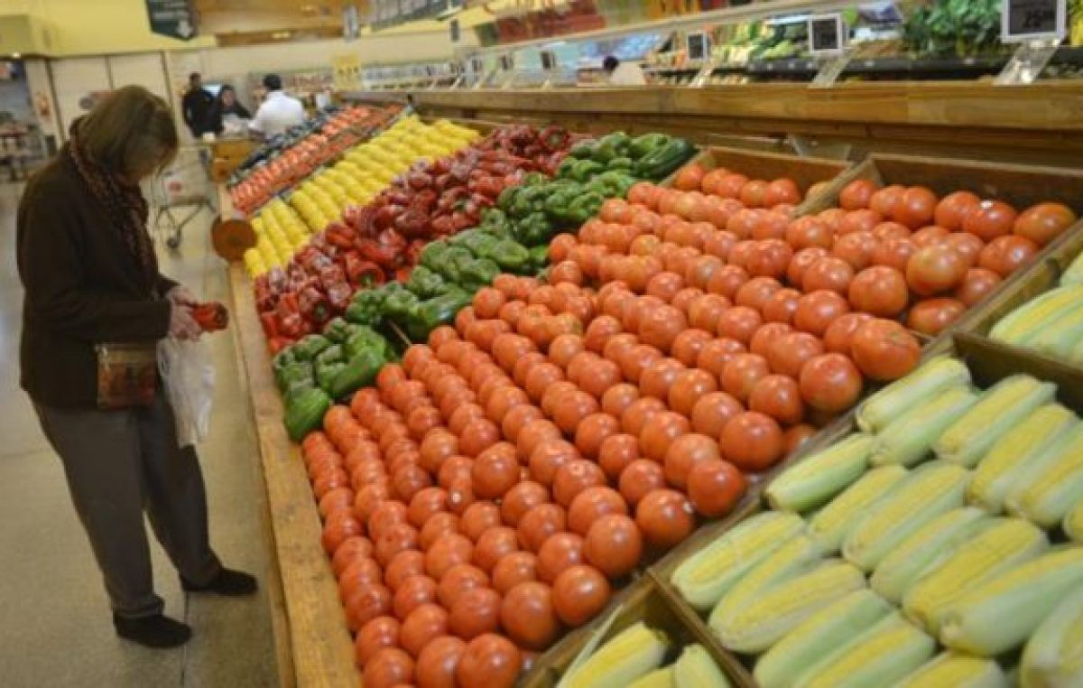 Alimentos: de cada $ 10 que paga un consumidor, productores reciben $ 2,8