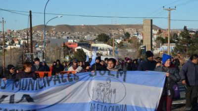 Caleta: SOEMCO abandonó la ruta y acampó en el municipio