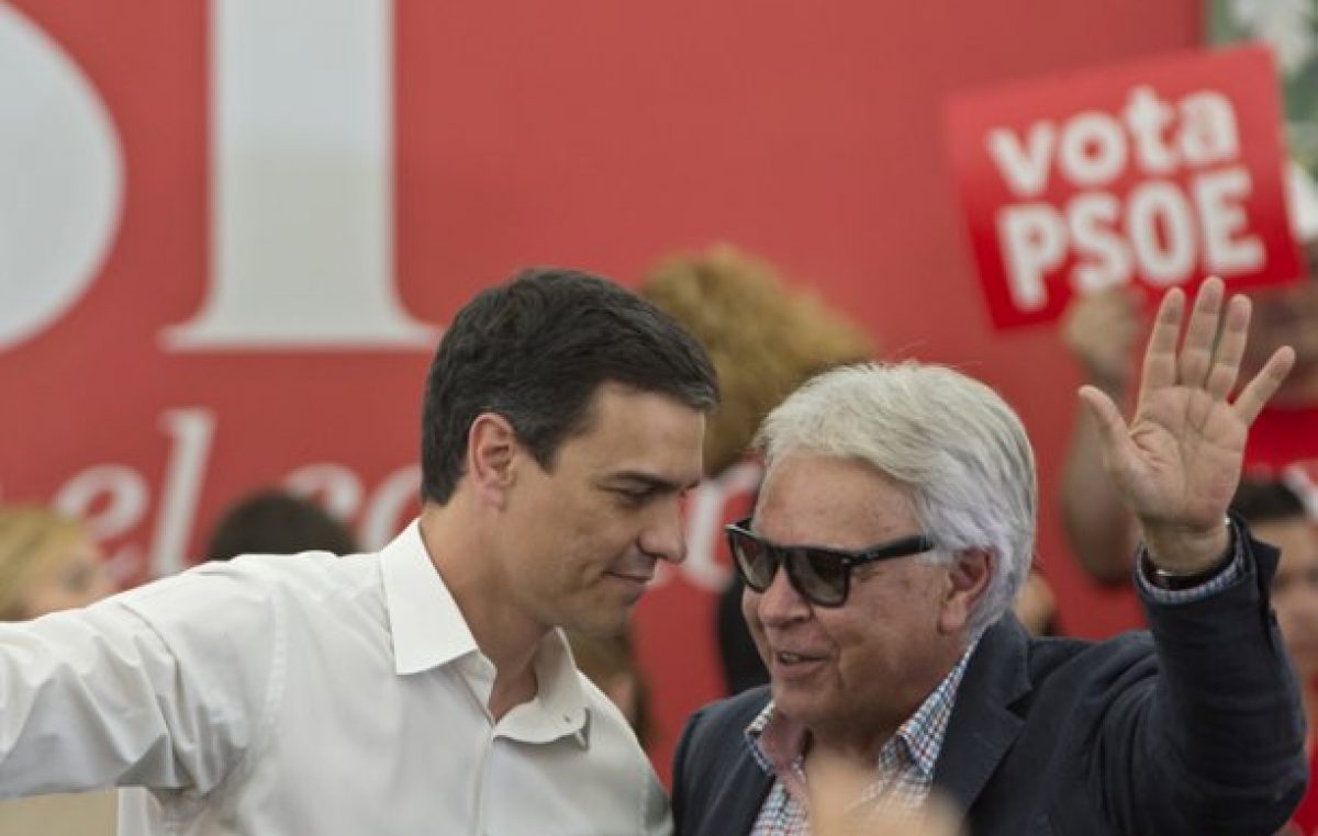 El líder del PSOE se niega a dejar el cargo pese a fuertes presiones