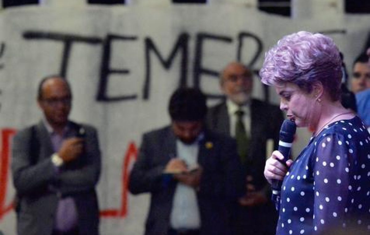 Dilma arremete contra gobierno ilegítimo de Temer