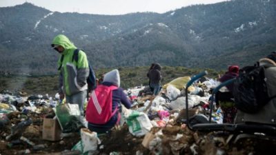 Bariloche: Gente que busca comida en el Vertedero sigue esperando una respuesta