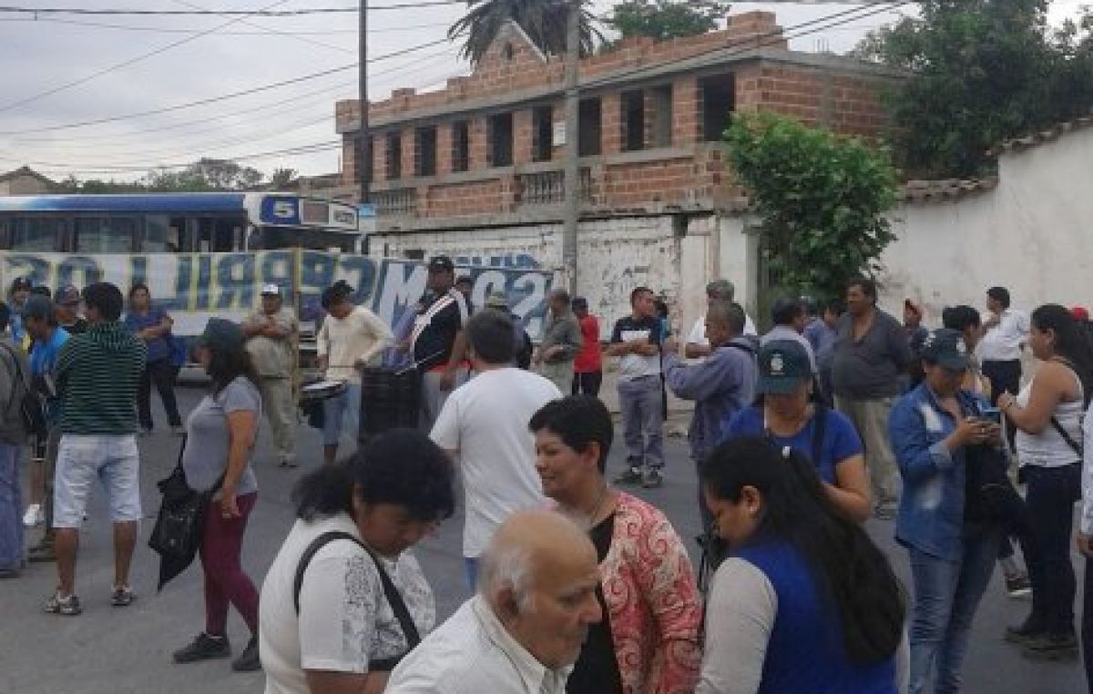 Cerrillos: Se prolonga el paro y la intendenta pide solidaridad