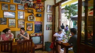 El gobierno suspende apertura de restaurantes privados en La Habana