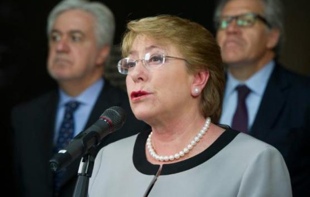 Bachelet cambia gabinete a cuatro días de las elecciones