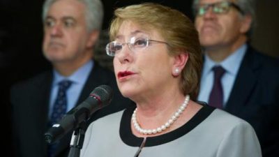 Bachelet cambia gabinete a cuatro días de las elecciones