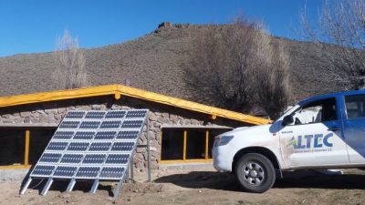 Instalan paneles solares para la generación de electricidad en comunidades mapuches