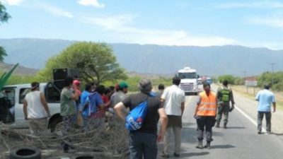 Municipales de Valle Viejo volvieron a cortar la ruta