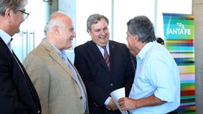 El gobernador de Santa Fe con jefes comunales por la reforma constitucional