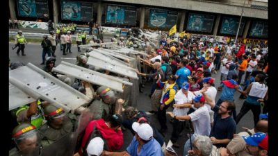En Venezuela militarizan el interior del país para frenar la ola de saqueos