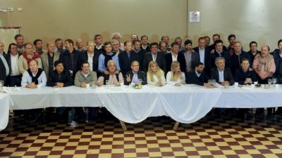 Buenos Aires: Qué le pidieron los intendentes peronistas a De la Torre para apoyar el Presupuesto 2017
