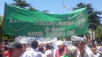 Descontentos con el aumento, municipales de Moreno movilizaron por un bono de 4 mil pesos