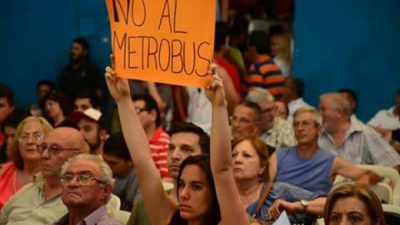 Audiencia pública: Morón le dijo «no» al Metrobús pero Tagliaferro denunció que hubo «infiltrados»