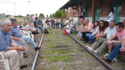Saavedra: varias comunidades reclaman por el regreso del tren