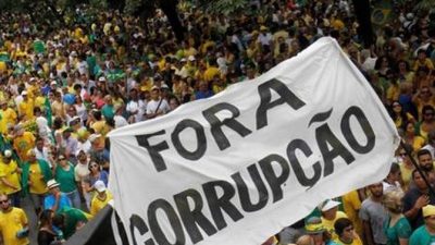 Miles de brasileños marcharon contra la corrupción política