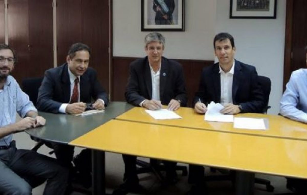 El intendente Ongarato firmó un acuerdo por 3000 microcréditos para Esquel
