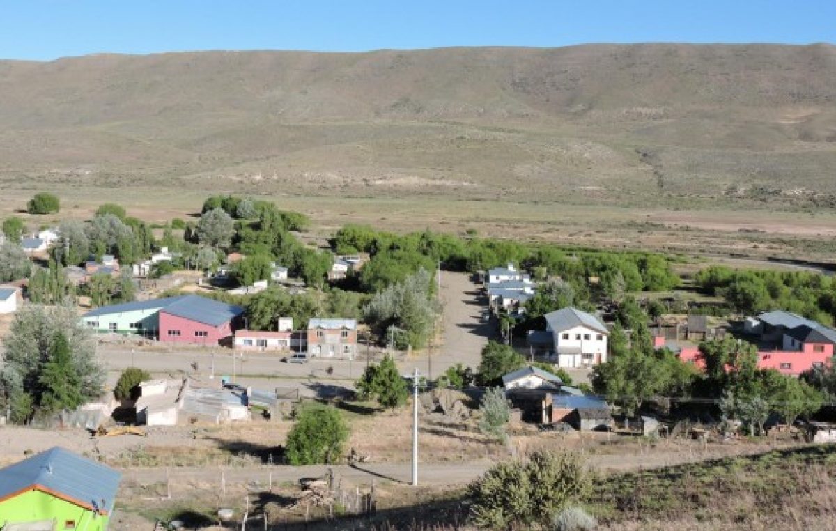 Ñorquinco, un pueblo con matices de estepa patagónica y cordillera