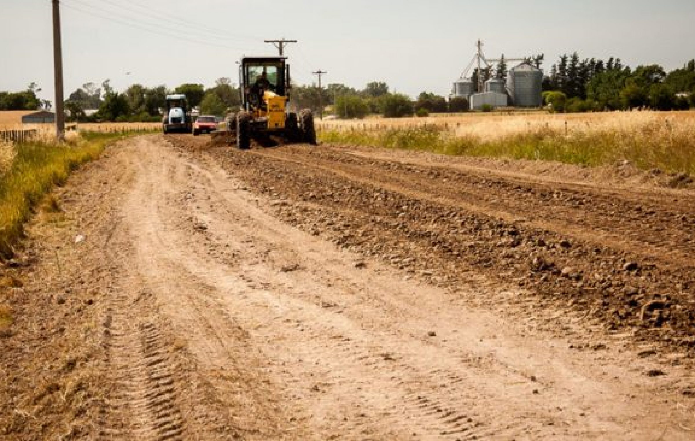 Trabajan en la rehabilitación de 26 000 kilómetros de caminos