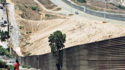 Trump avanza con el muro en la frontera sur