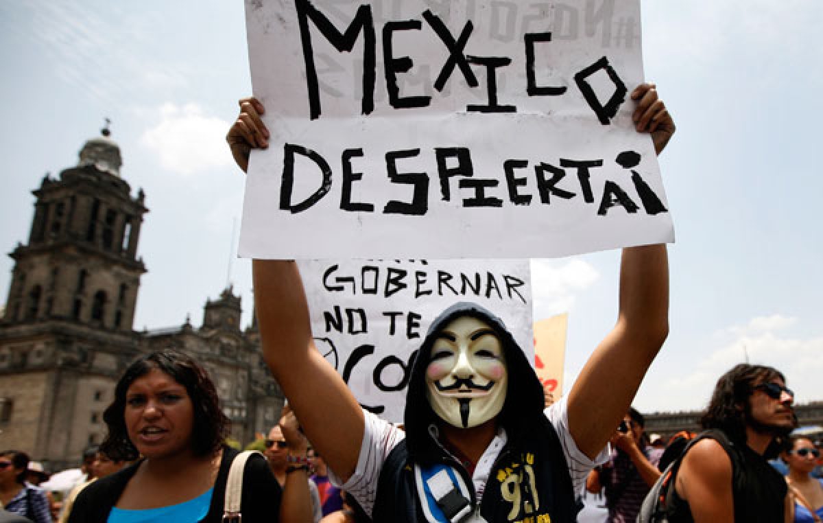 Peña Nieto intenta frenar las protestas con un incierto «acuerdo de precios»