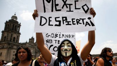 Peña Nieto intenta frenar las protestas con un incierto «acuerdo de precios»