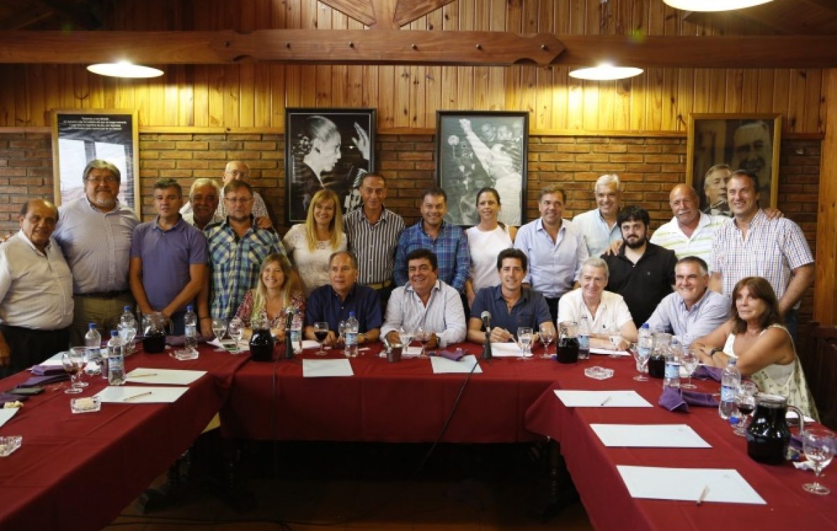 El peronismo sumó otra foto de unidad y planea una nueva cumbre en Santa Teresita