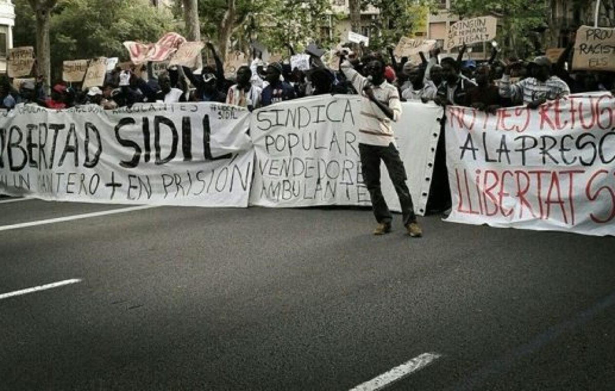 En Barcelona, los manteros se organizaron y hasta tienen un sindicato