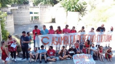 Protesta por las políticas culturales del municipio de Paraná