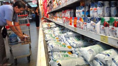 Por primera vez en 12 años las familias argentinas suspendieron la compra de leche y otros lácteos