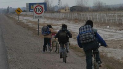 Mendoza: Los chicos pobres tardan más en iniciar las clases por falta de útiles y otros elementos