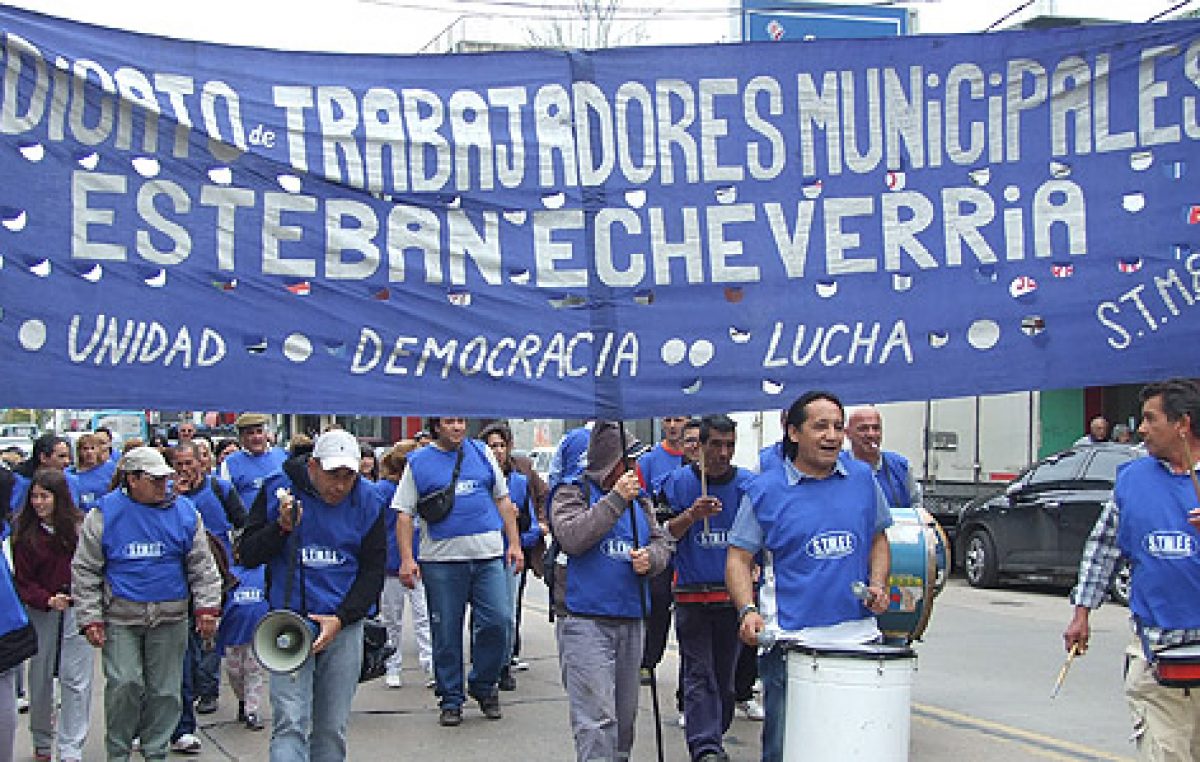 Municipales de Echeverría piden aumento del 30% y reclaman una convocatoria